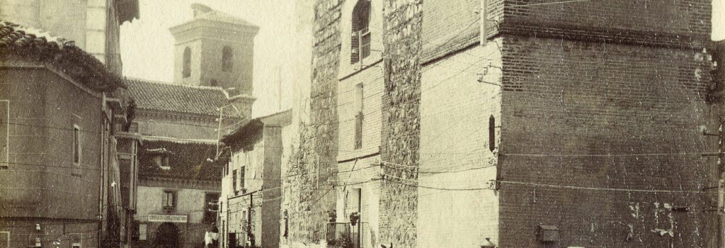 la calle en 1904 una vez derribado el arco.